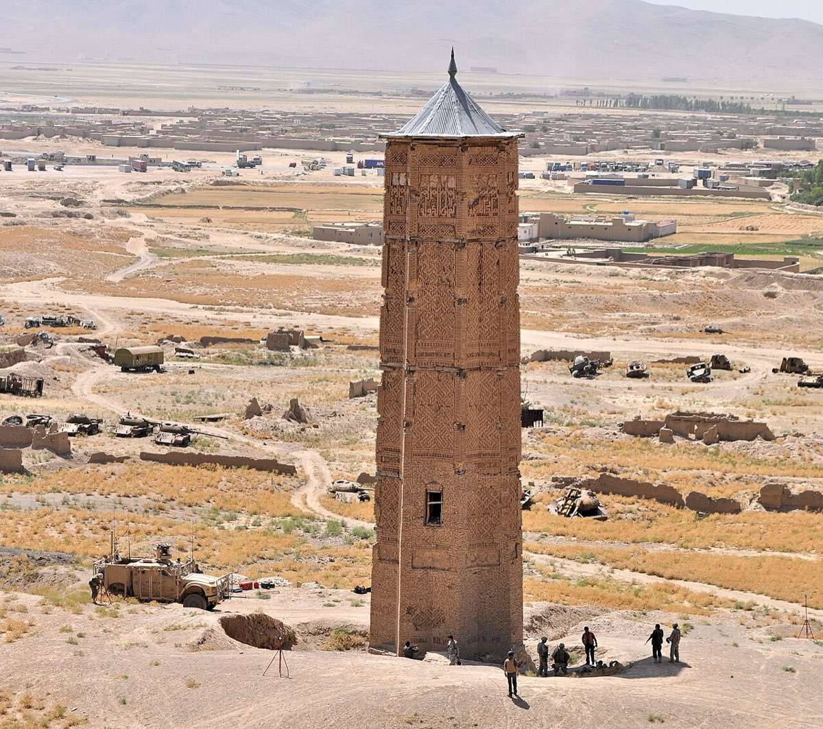 Science, Culture and Art in Gazne